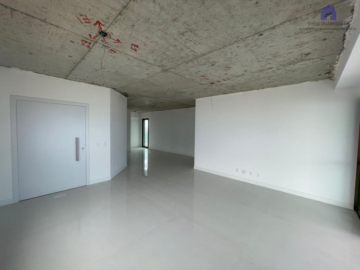 Apartamento - Caminho das árvores