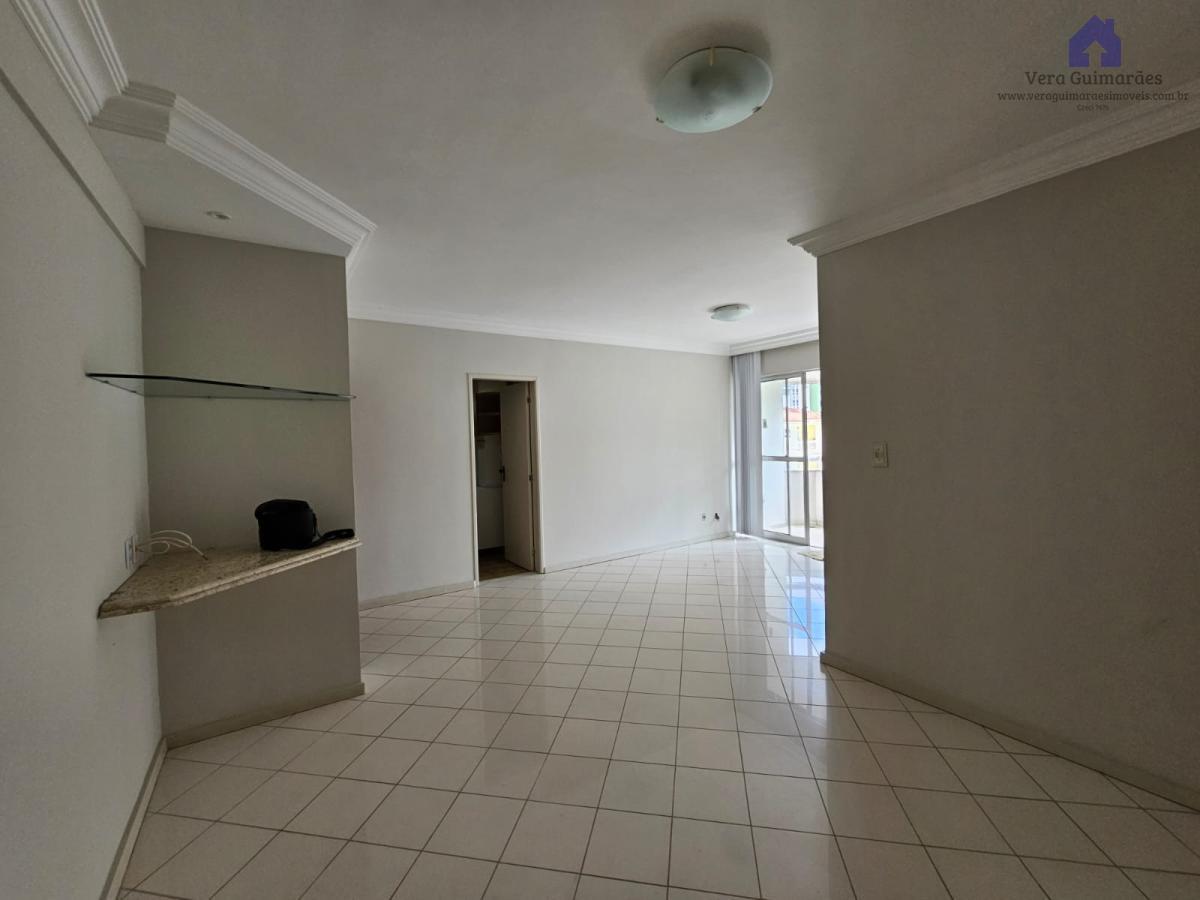 Apartamento - Caminho das árvores